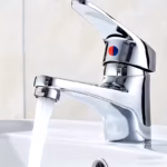 Robinet de salle de bain moderne chaud et froid